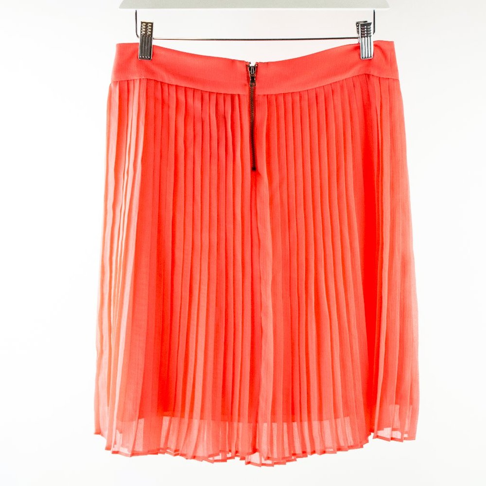 Alice + Olivia Coral Accordion-Pleated Skirt - Picture 2 of 8